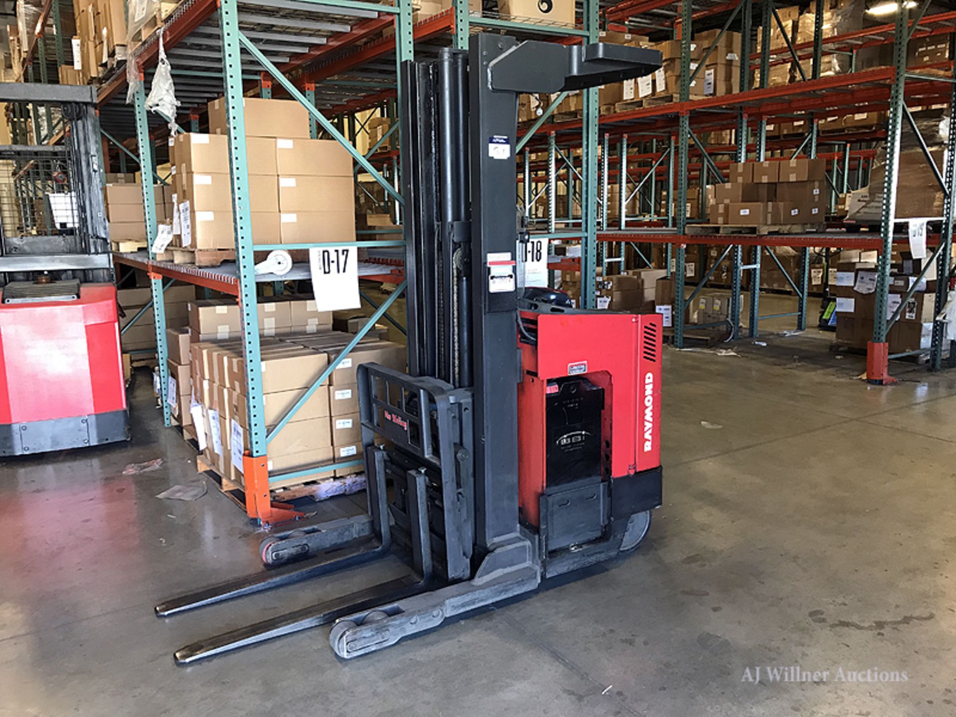 Raymond Model EASI R30TT, 3,000 lbs. Cap. Reach Truck