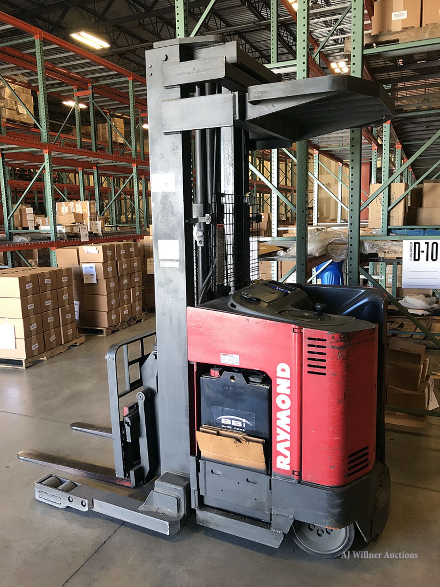 Raymond Model EASI, 2,500 lbs. Cap, Reach Truck