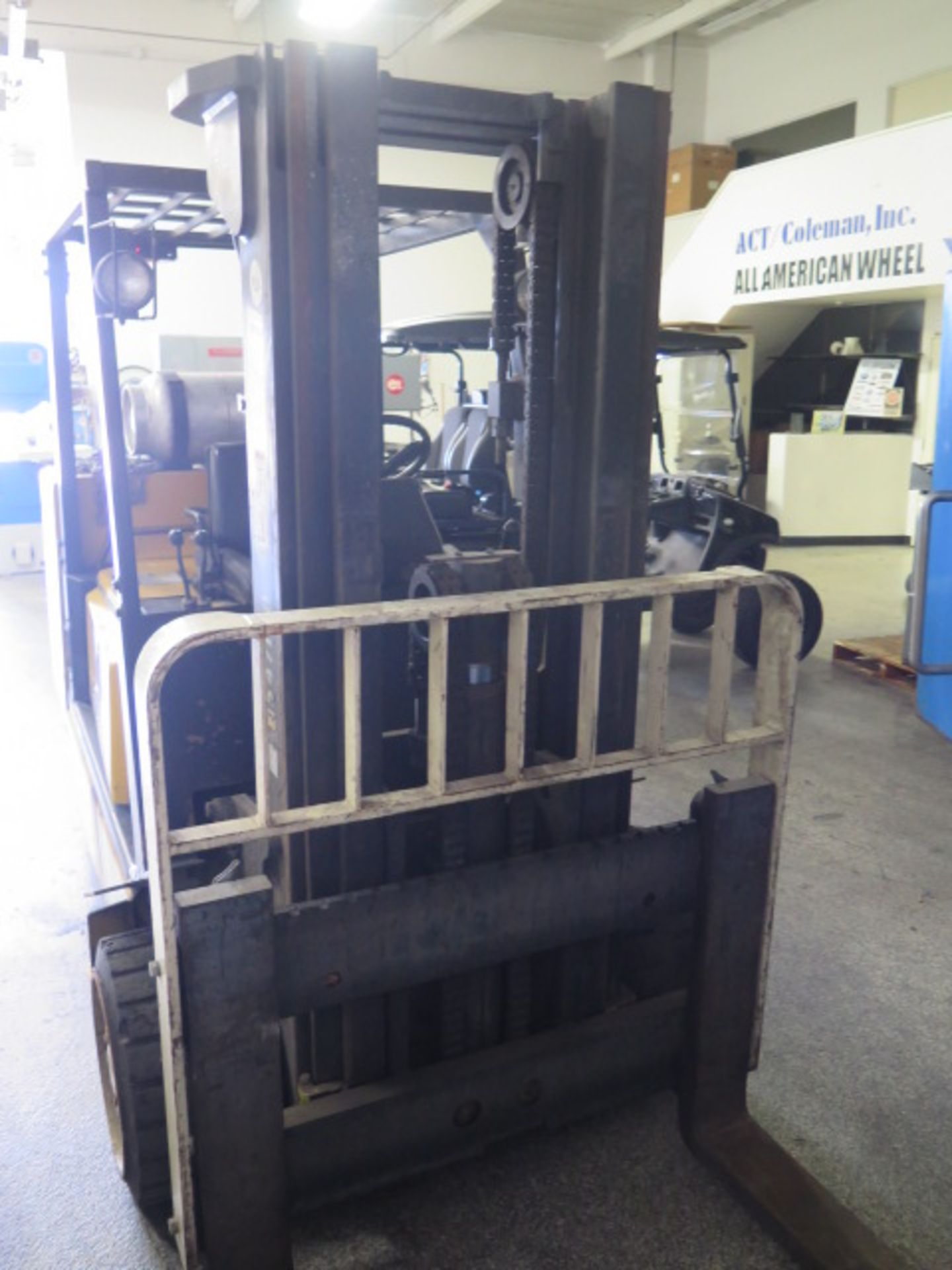 Yale GLC120MFNSAE085 12,000 Lb Cap LPG Forklift s/n N547180 w/ 3-Stage Mast, 170” Lift Height, Solid - Image 9 of 14