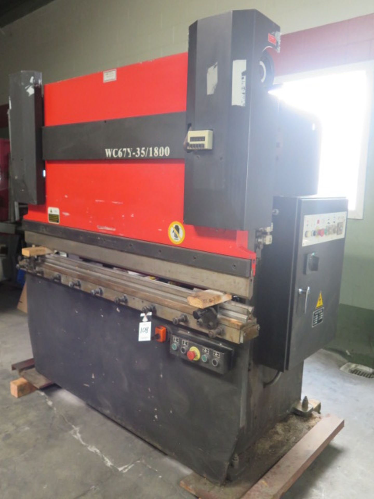 AR Tools mdl. WC67Y-35/1800 35 Ton x 71” Hydraulic Press Brake w/ 71” Bed Length, 8 ¼” Throat, 4- - Image 2 of 10