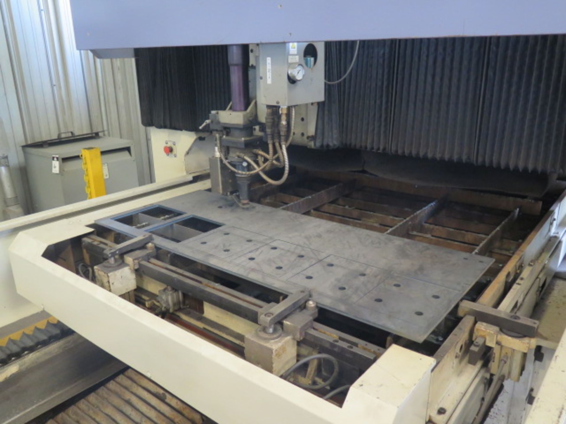 2000 Mitsubishi 2512 HDII 3000 Watt CNC Laser Contour Machine s/n 6025HDII046 w/ Mitsubishi LC20B - Image 5 of 18