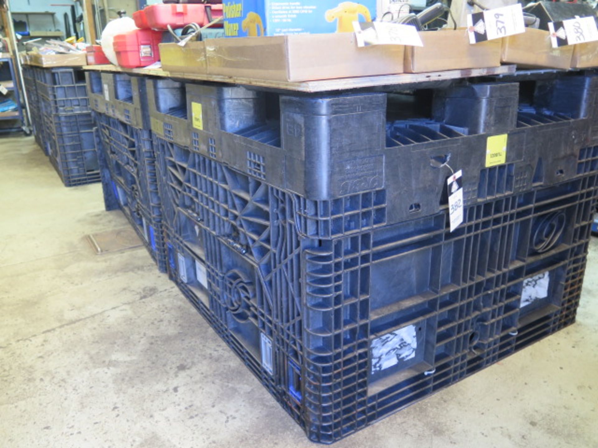 Foldable Plastic Gaylord Crates (4) (NO STEEL GRATING)