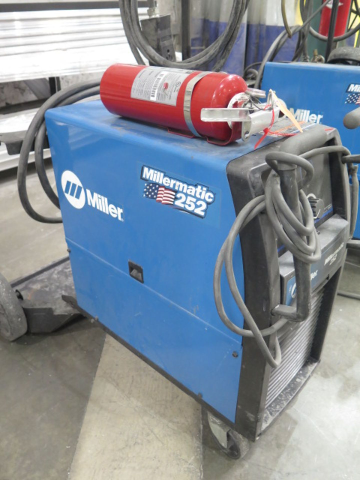 Miller Millermatic 252 Wire Welder s/n LJ140076B - Image 2 of 5