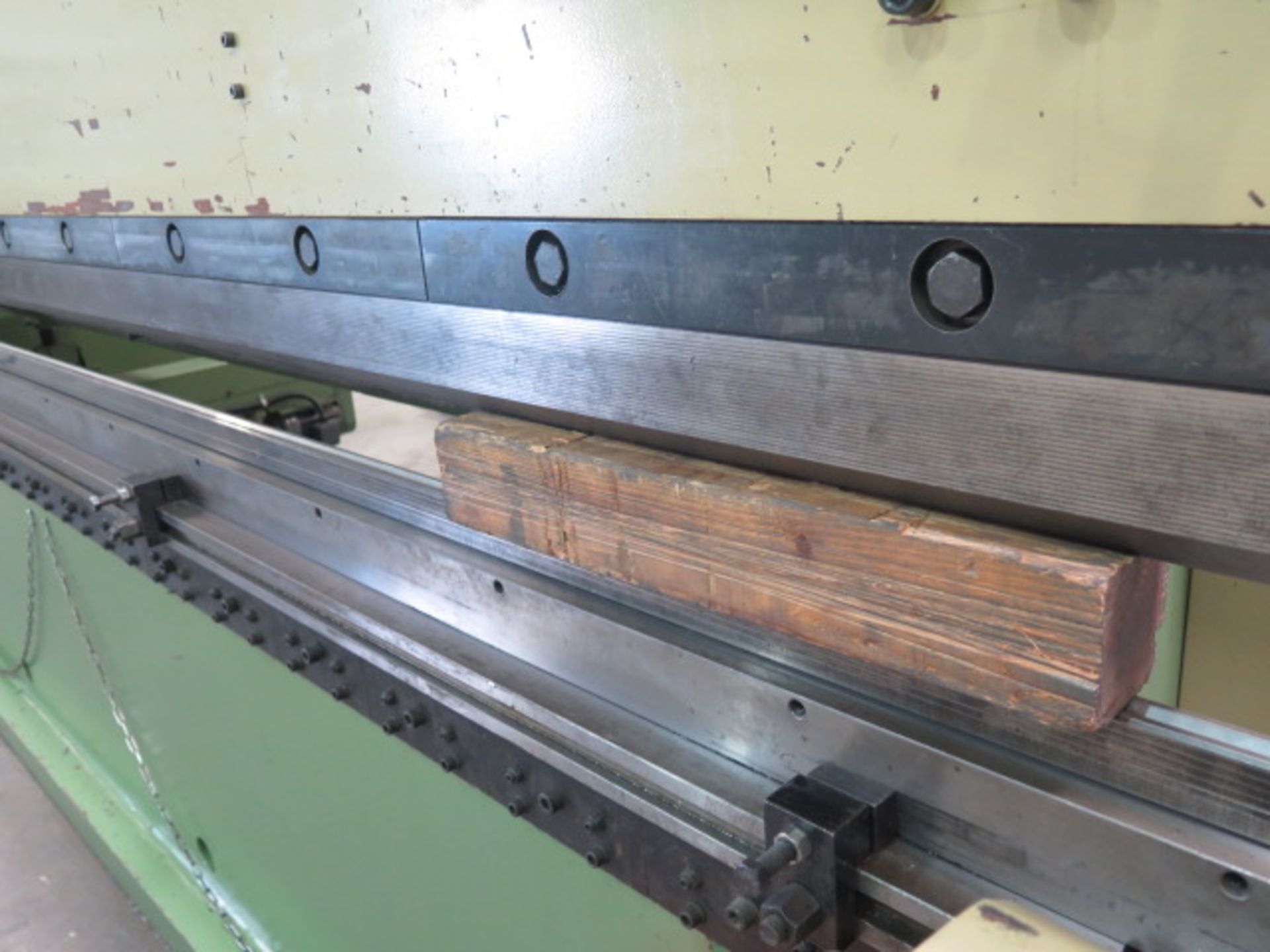 Chicago HPB11040 120 Ton x 13’ CNC Hydraulic Press Brake s/n 324496T w/ Chicago SB-230-A CNC - Image 7 of 14