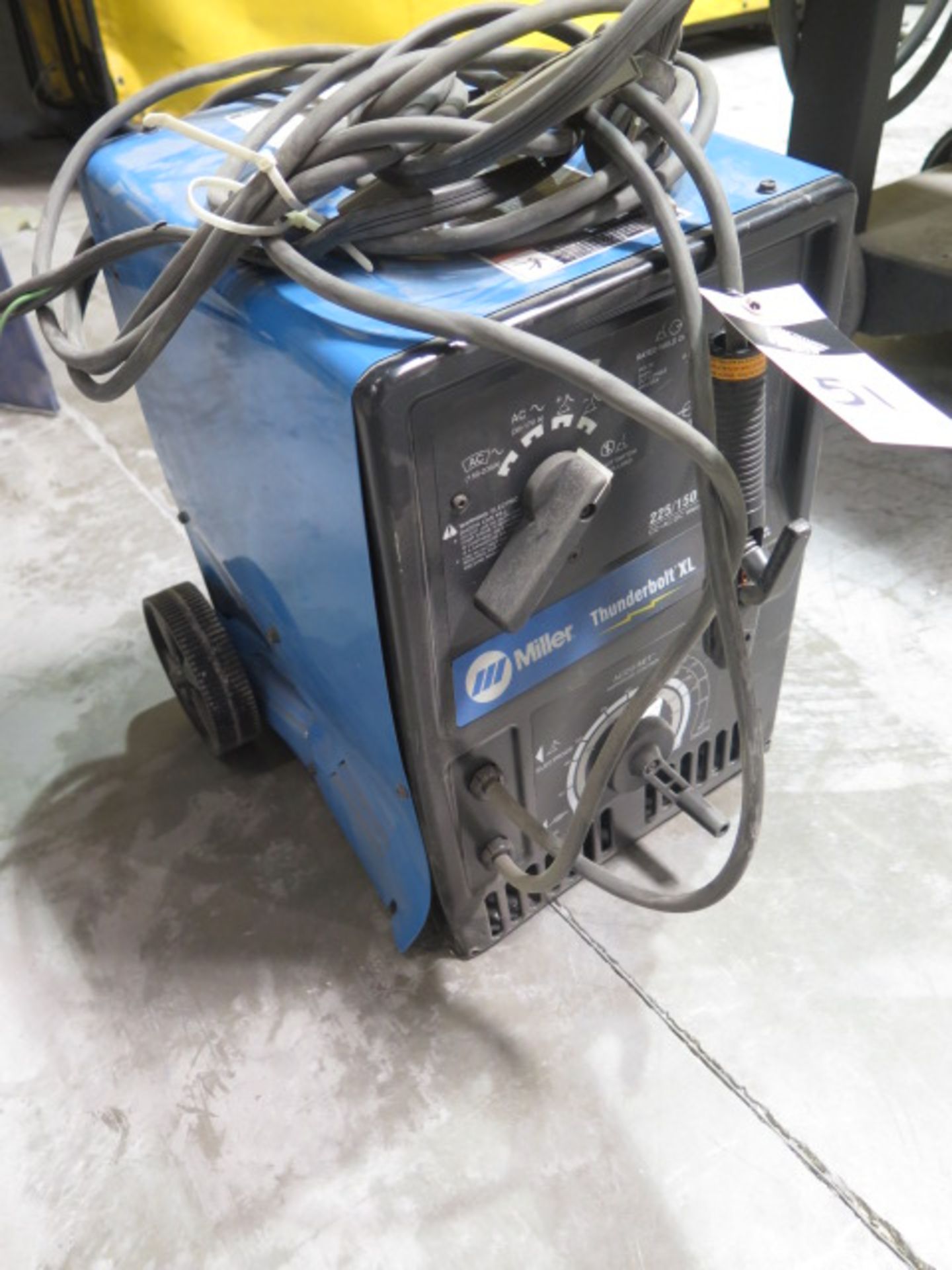 Miller Thunderbolt XL 225/150 Amp CC-AC/DC Arc welding Power Source s/n LH431128Y (BENT CASE) - Image 2 of 6