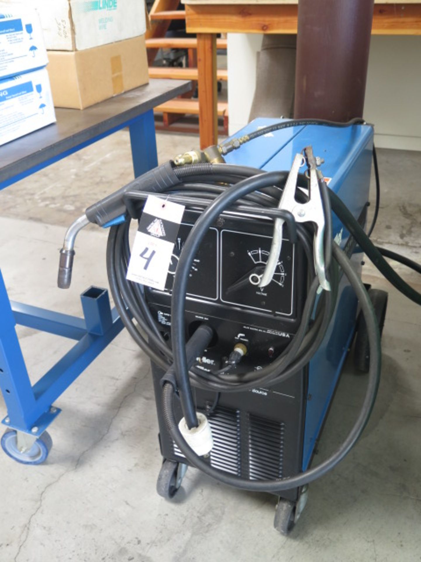 Miller Millermatic Vintage 200 Amp CV-DC Arc Welding Power Source and Wire Feeder s/n KF846664 w/