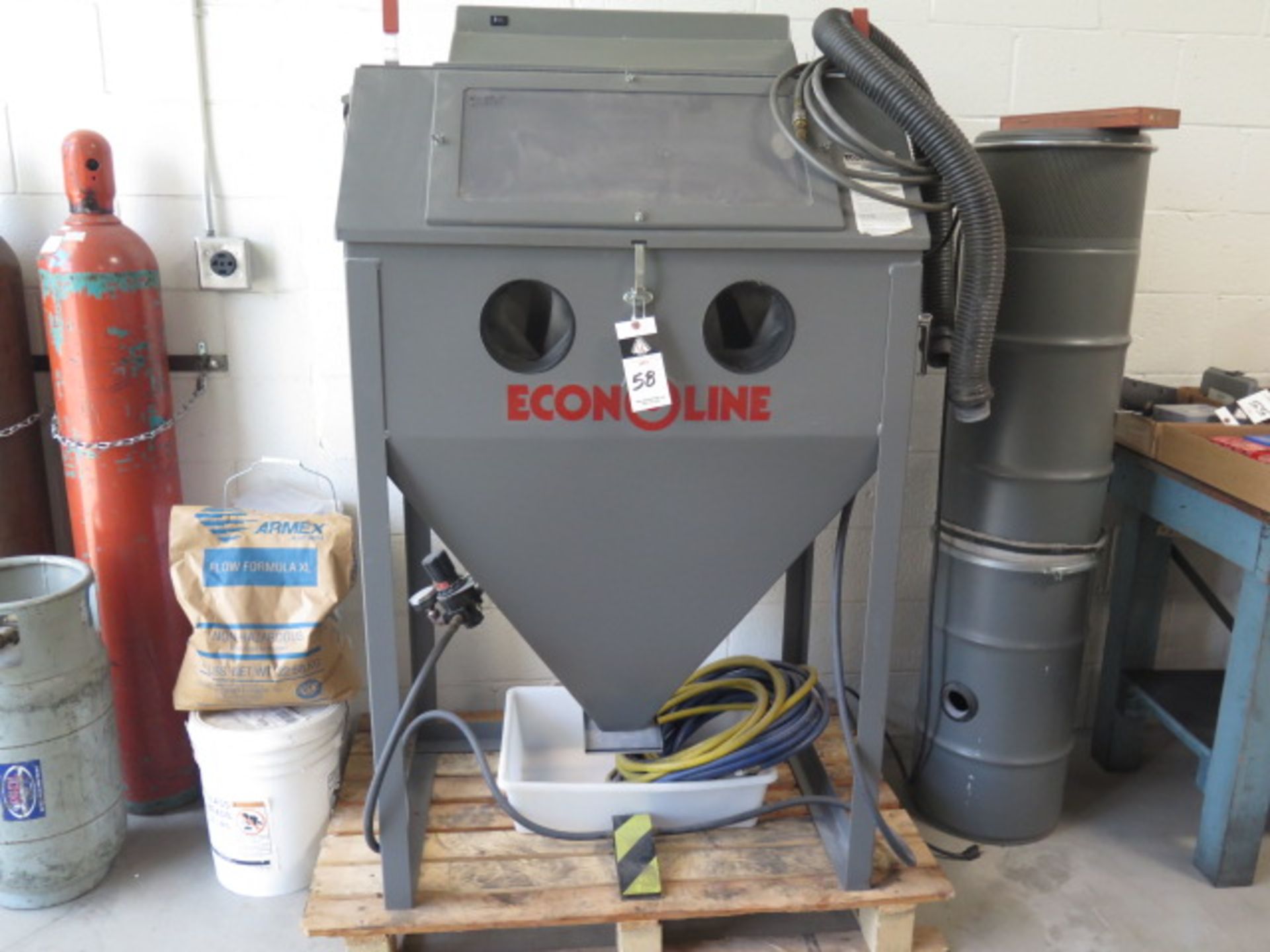 Econoline Dry Blast Cabinet w/ Dust Collector