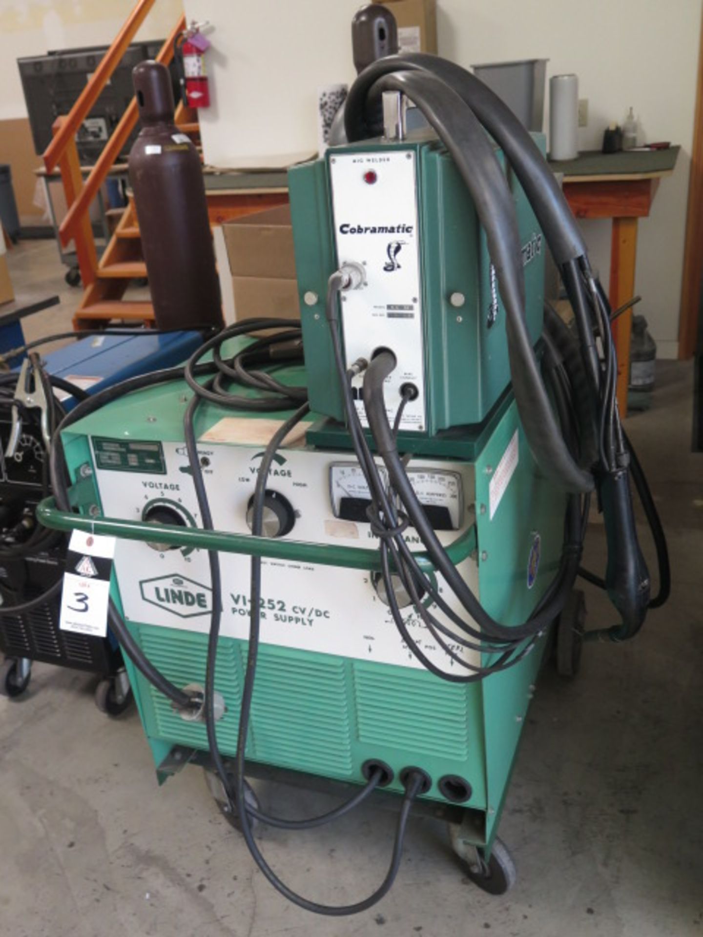 Linde VI-252 250 Amp CV-DC Arc Welding Power Source s/n B83E33220 w/ MK Products Cobramatic MIG