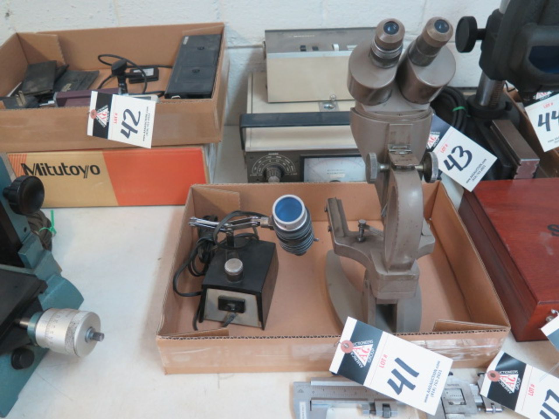 Swift Stereo Microscope w/ Light Source