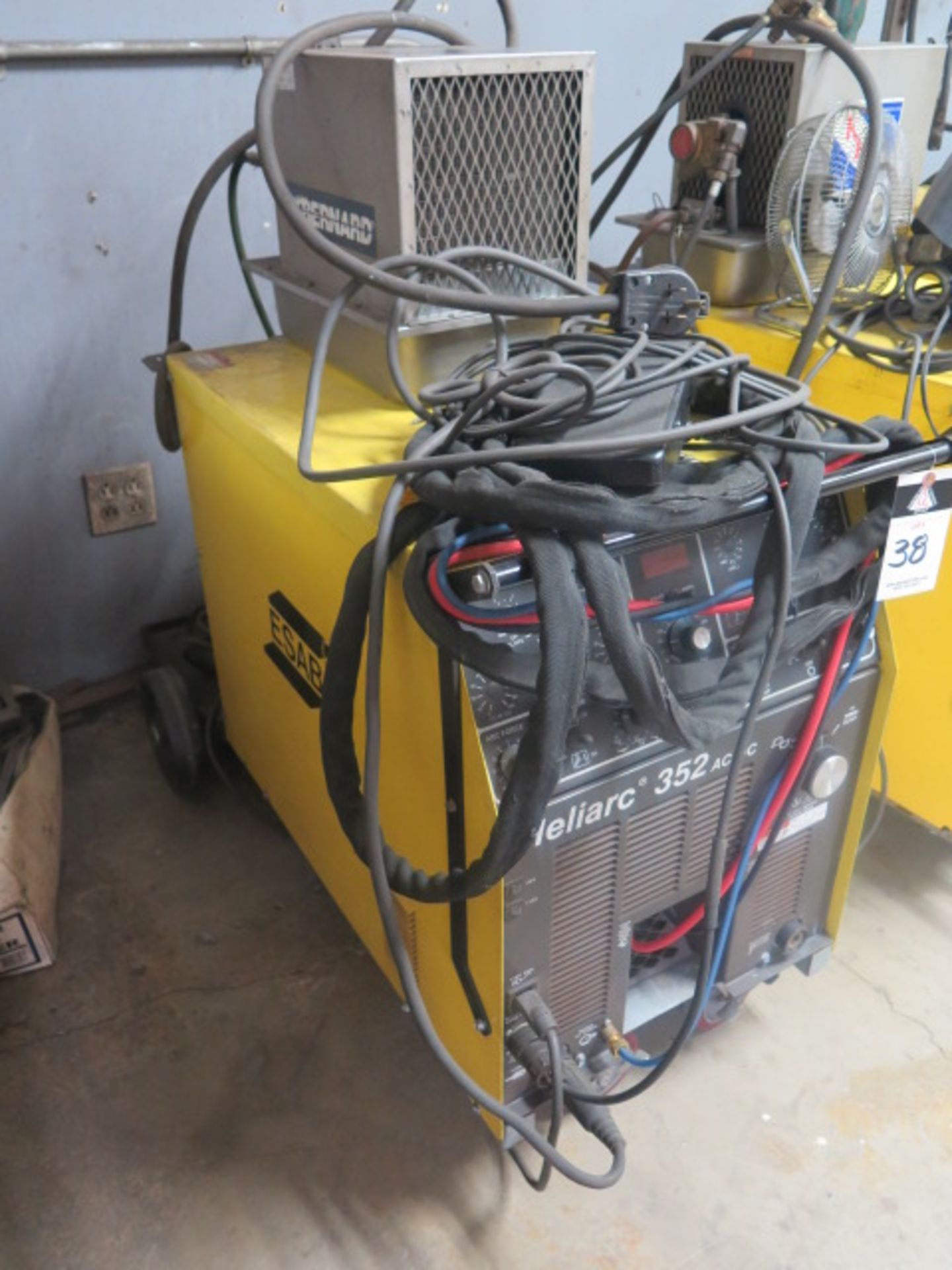 Esab Heliarc 352 AC/DC Arc Welding Power Source s/n TM-J812013 w/ Bernard Cooler - Image 2 of 5