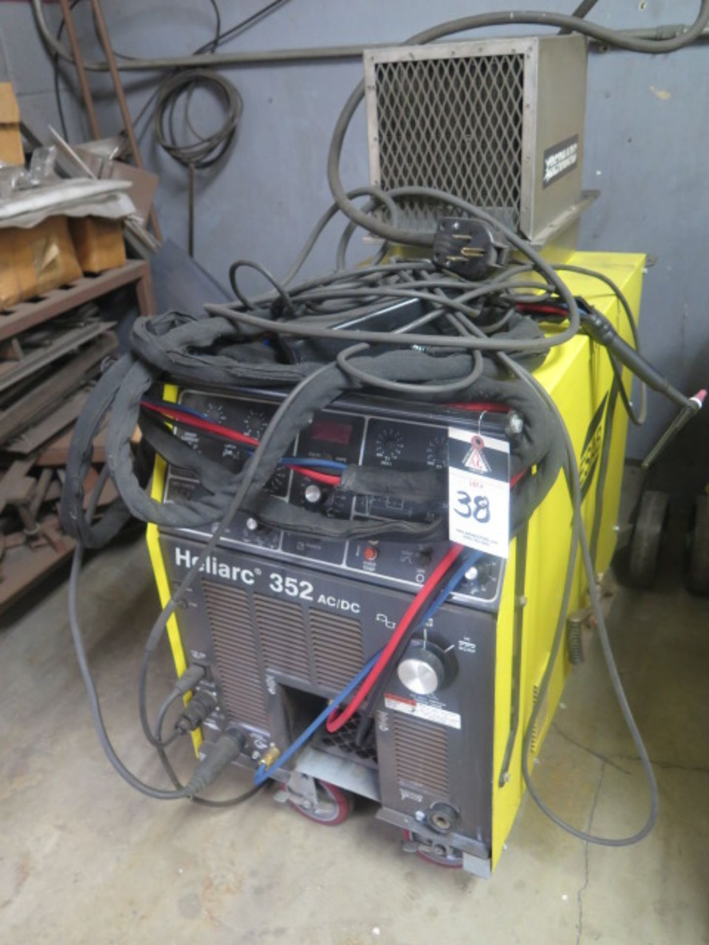 Esab Heliarc 352 AC/DC Arc Welding Power Source s/n TM-J812013 w/ Bernard Cooler