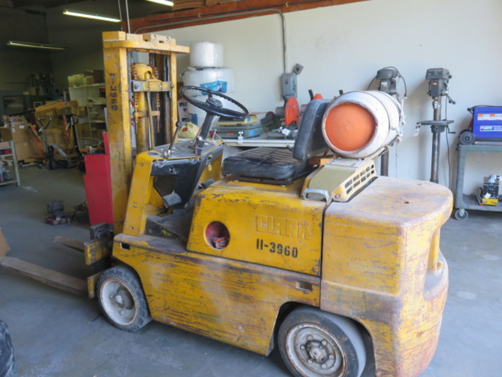 Clark C500-50 5000 Lb Cap LPG Forklift s/n 355-965-3806 w/ 2-Stage Short Mast, 106” Lift Height,