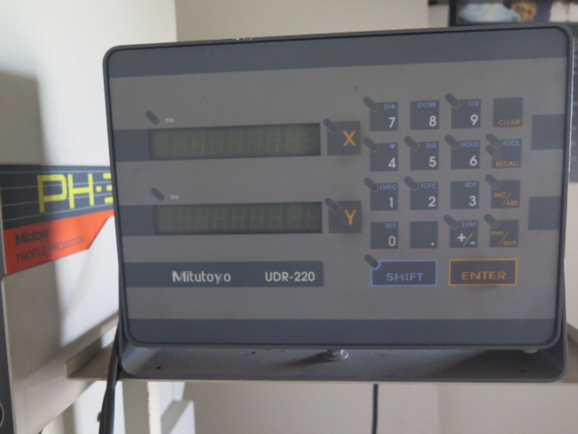 Mitutoyo PH-3500 14” Optical Comparator s/n 750161 w/ Mitutoyo UDR-220 Programmable DRO, Digital - Bild 6 aus 7