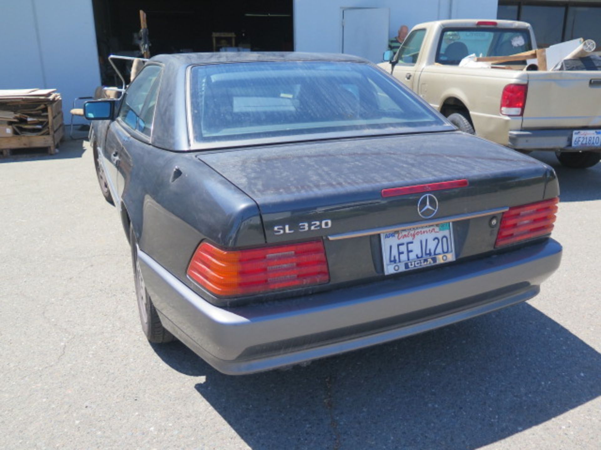 1995 Mercedes SL320 Convertible Lisc# 4FFJ420 w/ 6-Cylinder Gas Engine, Automatic Trans, AC, AM/FM/ - Image 4 of 15