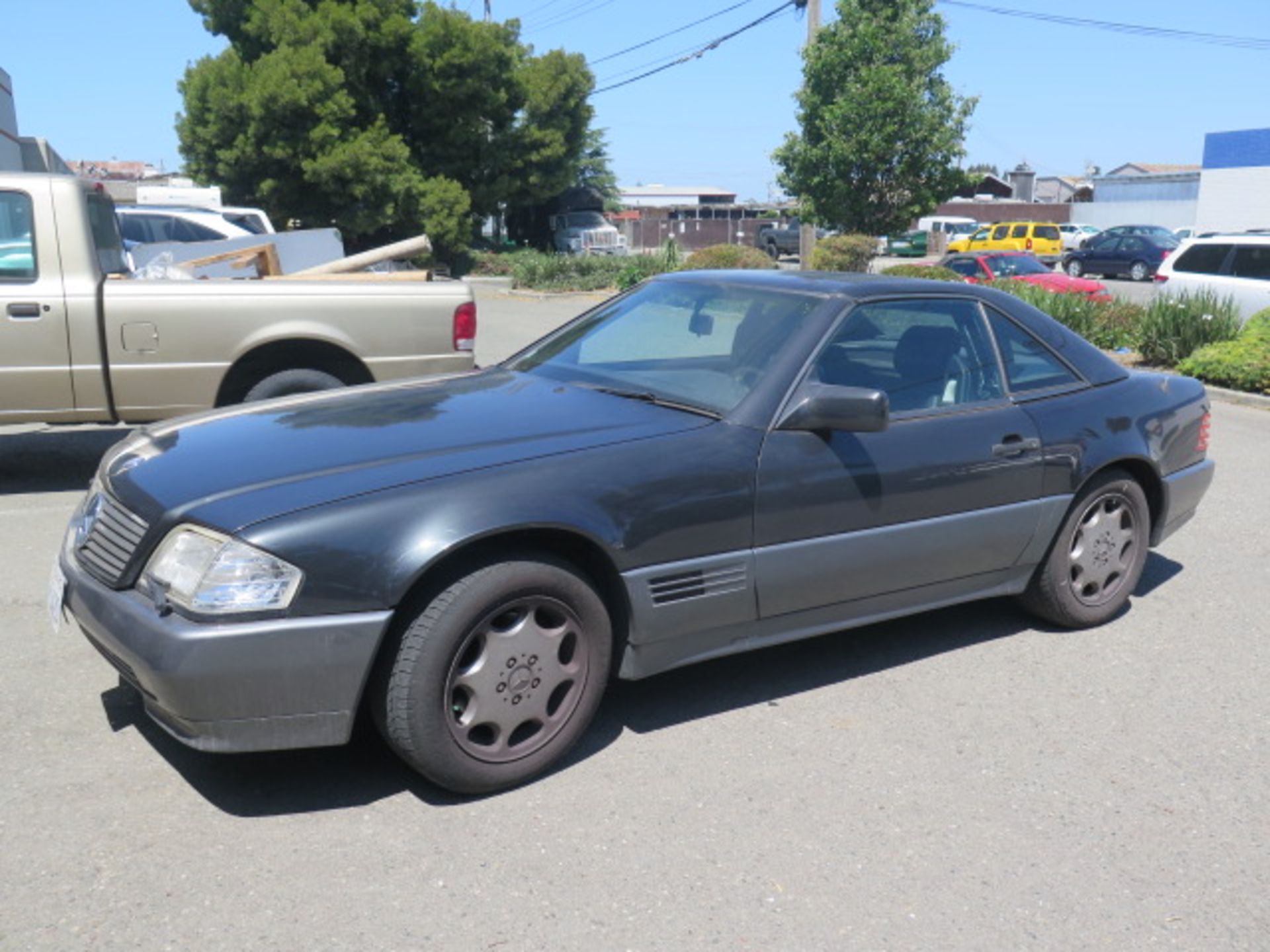 1995 Mercedes SL320 Convertible Lisc# 4FFJ420 w/ 6-Cylinder Gas Engine, Automatic Trans, AC, AM/FM/ - Image 2 of 15