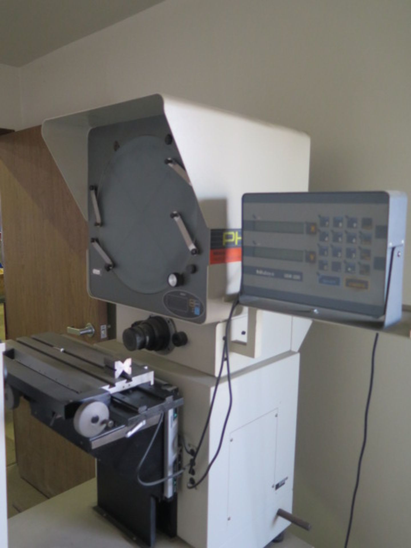 Mitutoyo PH-3500 14” Optical Comparator s/n 750161 w/ Mitutoyo UDR-220 Programmable DRO, Digital - Image 3 of 7