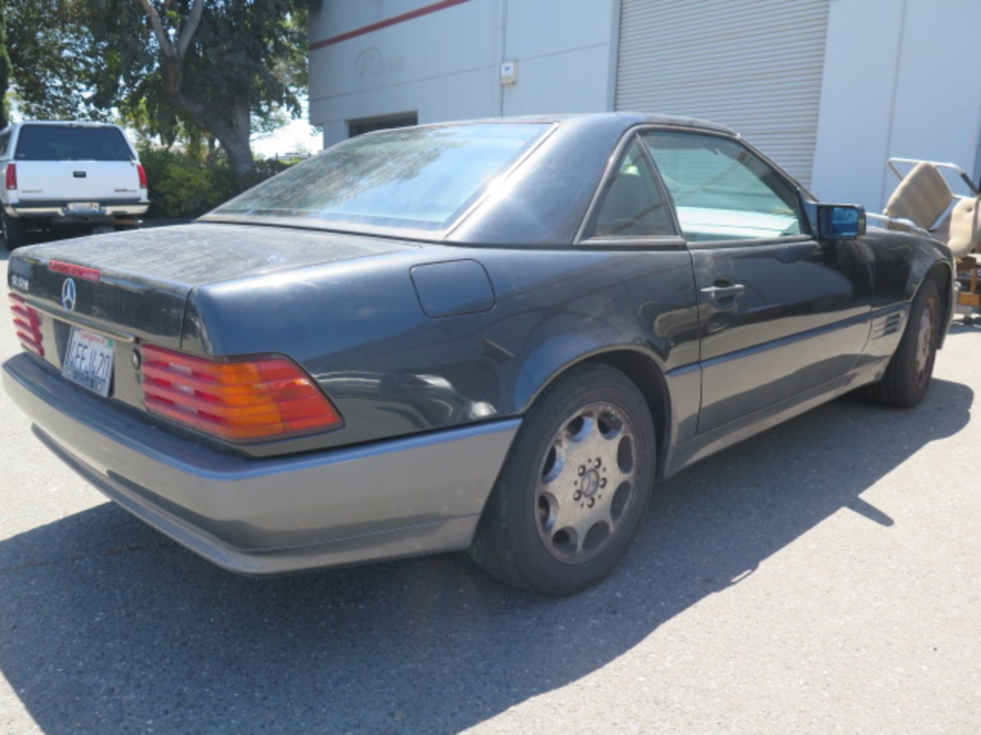 1995 Mercedes SL320 Convertible Lisc# 4FFJ420 w/ 6-Cylinder Gas Engine, Automatic Trans, AC, AM/FM/ - Image 5 of 15