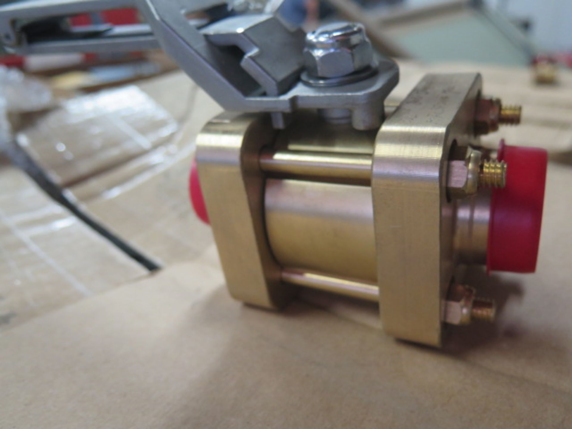 3/4" Brass Ball Valves - Image 2 of 4