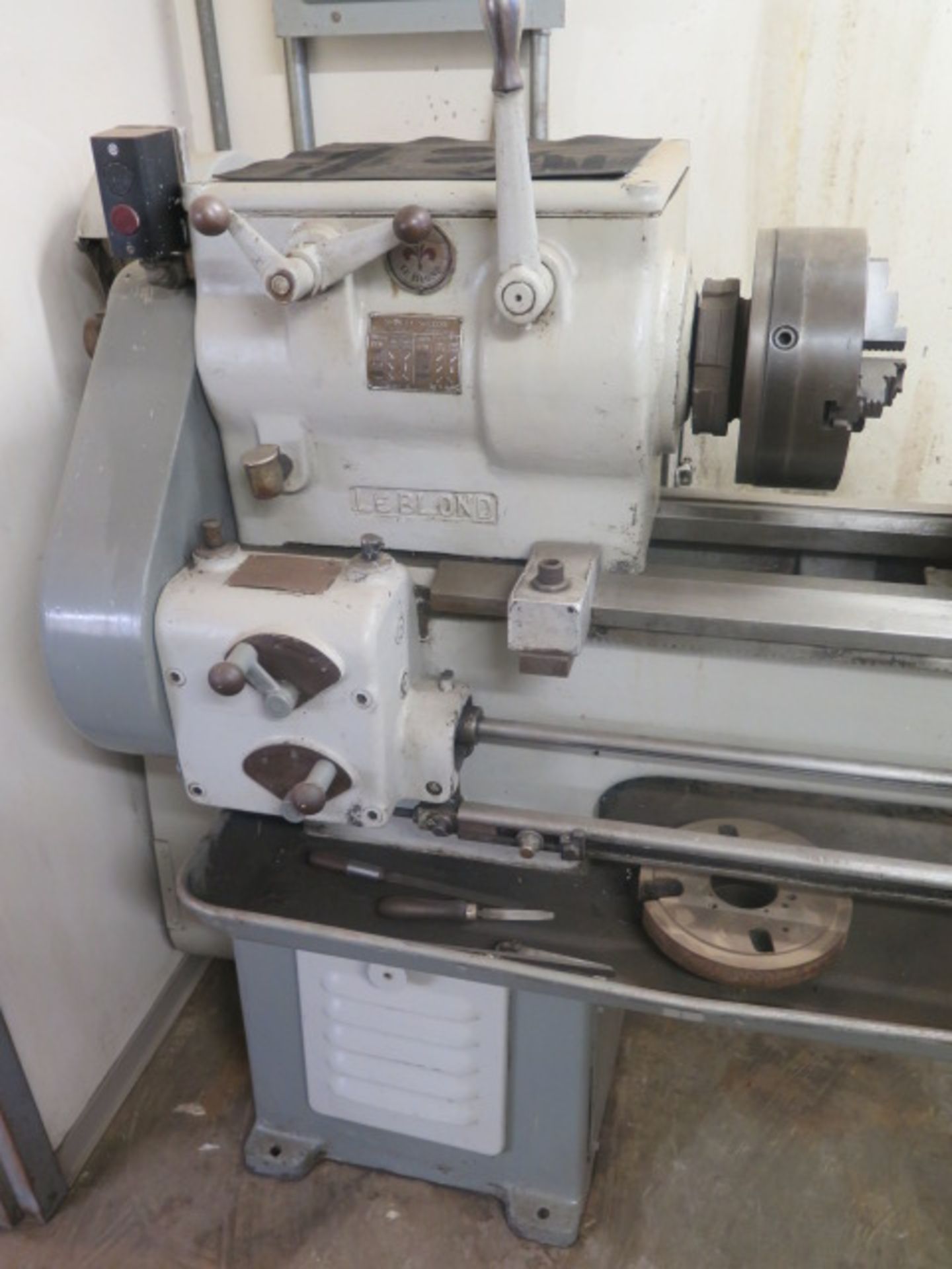 LeBlond 15” Engine Lathe s/n NA1855 w/ 100-565 RPM, 8” 3-Jaw Chuck - Image 2 of 6