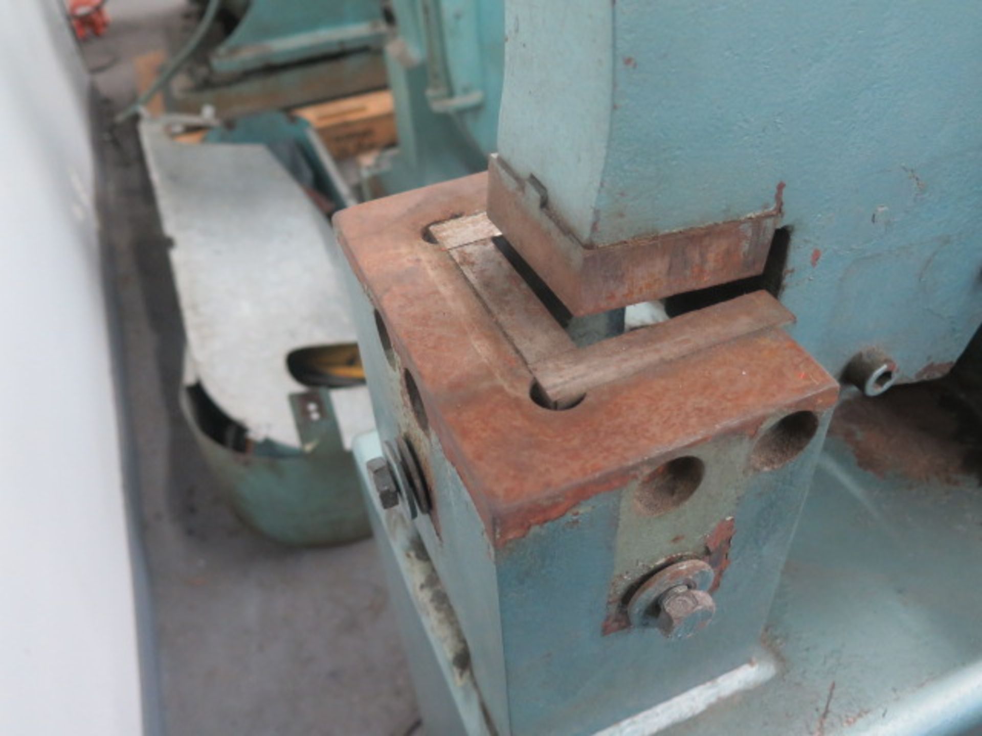 Metal Muncher mdl. MM-70 70-Ton Iron Worker s/n 035791098 w/ Punch 1” Thru 7/8”, Flat Shear 1” x 7”, - Image 5 of 7