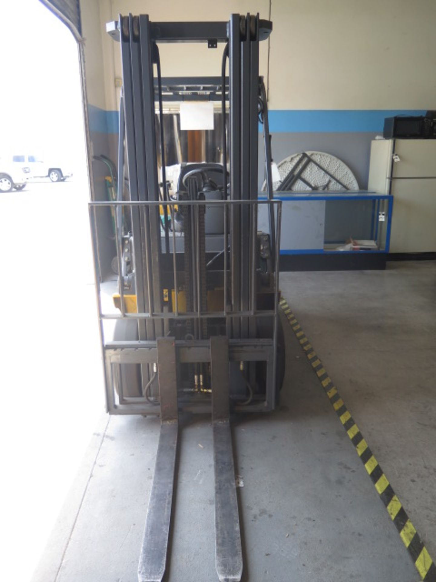 Komatsu FGC25ST-14 4480 Lb Cap LPG Forklift s/n 582391A w/ 3-Stage Mast, 188” Lift Height, Side - Image 3 of 9