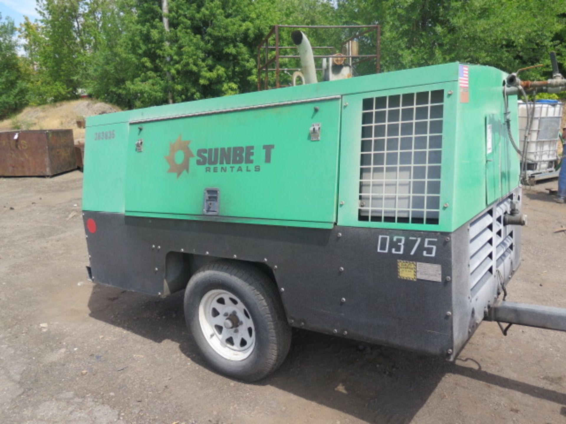 Sullivan Palatek mdl. D375PDXJBSB 150 PSI Towable Air Compressor w/ John Deer 4-Cylinder Diesel - Image 2 of 10