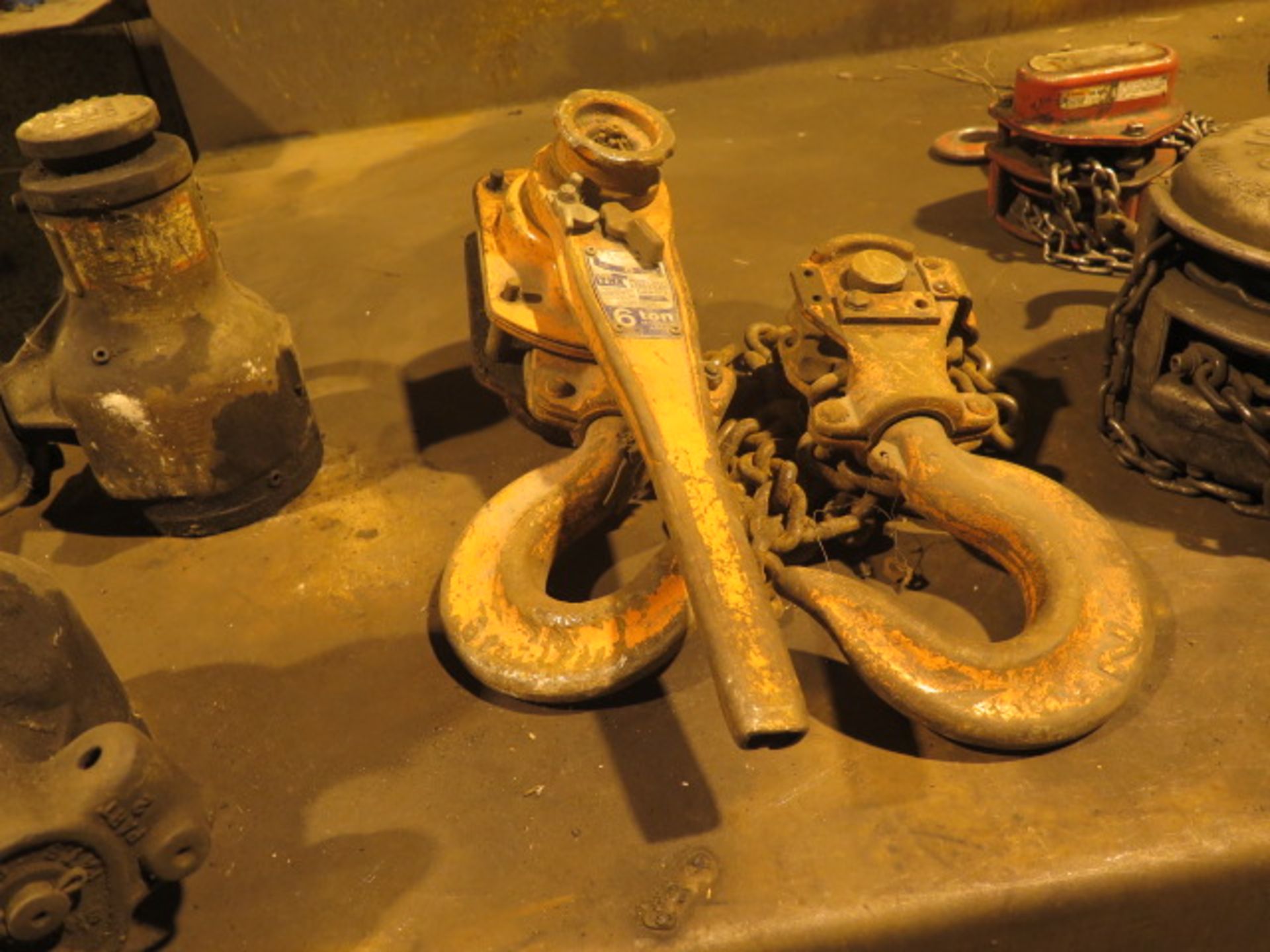 Simplex Bottle Jacks,Come-Alongs and Cyclone 1 Ton Chain Hoist - Image 3 of 4