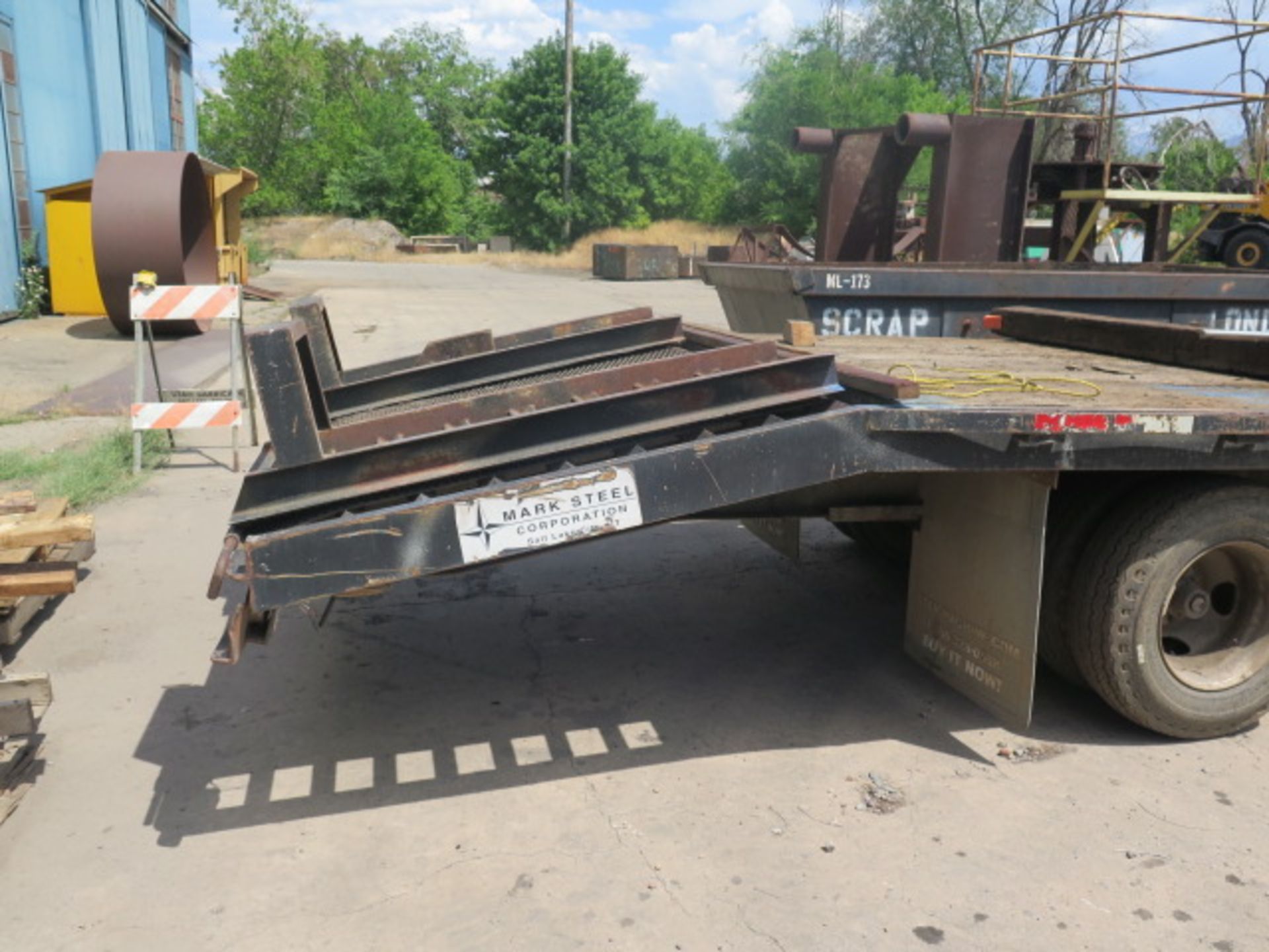 Triangle K 25’ Goose-Neck Trailer Lisc# 16330R w/ Drop-Down Equipment Ramps - Image 7 of 7