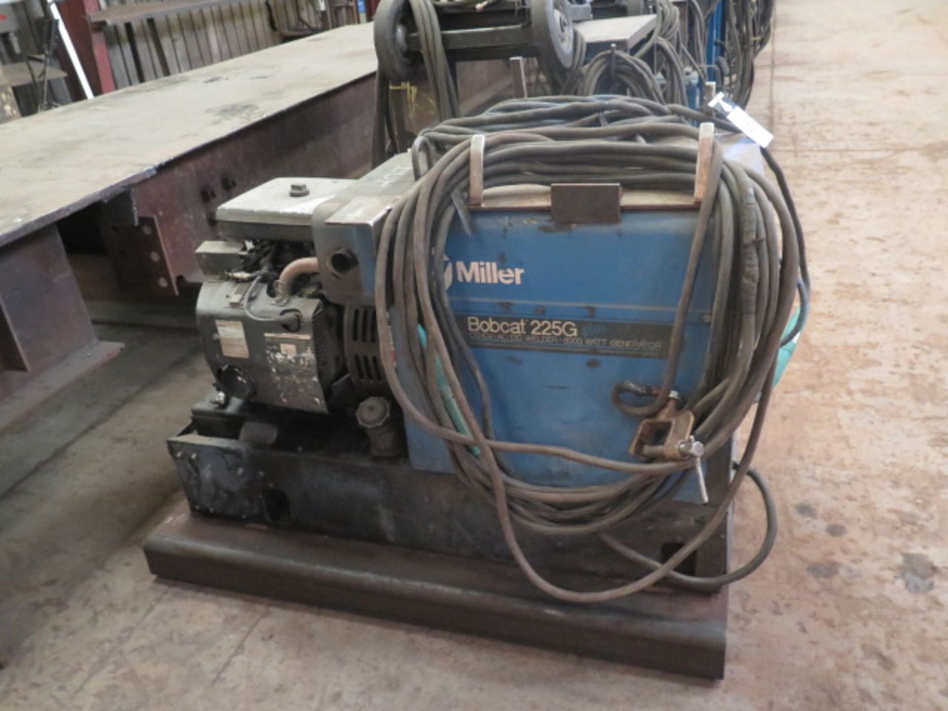 Miller Bobcat 225G CC/CV AC/DC 8000 Watt Gas Powered Welding – Power Generator - Image 2 of 6