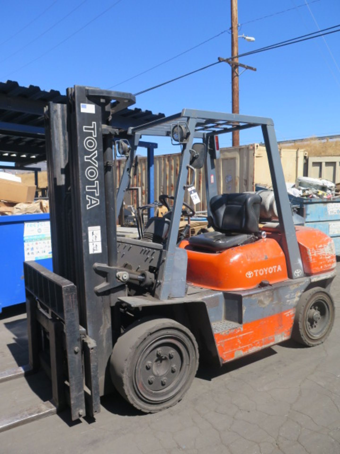 Toyota mdl. 42-6FGU35 7050 Lb Cap LPG Forklift s/n 60148 w/ 3-Stage Mast, 187" Lift Height,