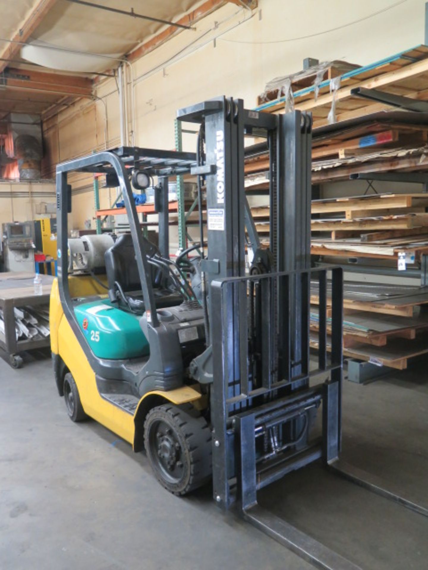 2006 Komatsu 25 mdl. FG25ST-16 4775 Lb Cap LPG Forklift s/n 204659 w/ 3-Stage Mast, 188” Lift - Image 3 of 9