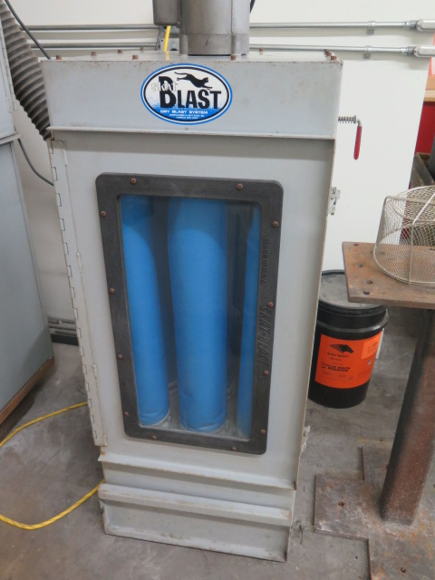 Skat Blast Dry Blast Cabinet s/n 12255 w/ Skat Blast Dust Collection System s/n E019021 - Image 5 of 5