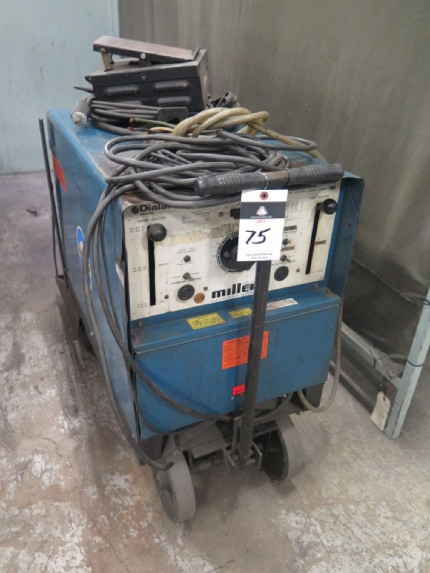 Miller Dialarc HF AC/DC Gas Tungsten Arc or Shieleded Metal Arc welding Power Source s/n JA452369