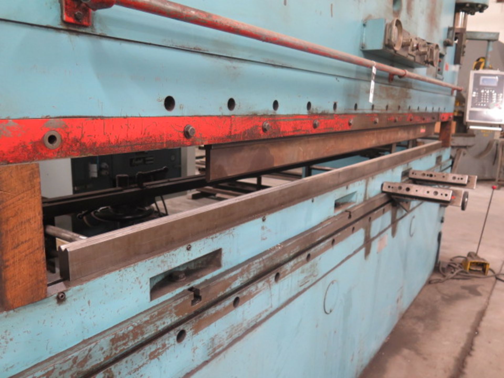 Niagara HBM-175-10-12 175 Ton x 12' Hydraulic Press Brake s/n 52275 w/ Cybelco DNC60 Press - Image 4 of 13