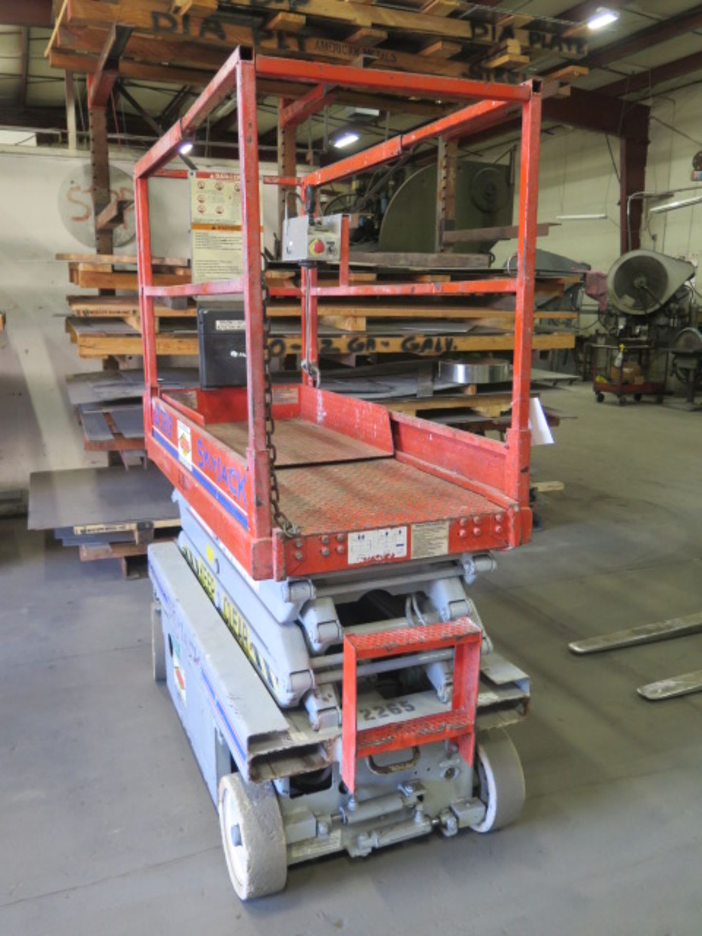 Skyjack mdl. SJ II 3219 Scissor Platform Lift w/500 Lb Cal, Built-In Charger - Image 2 of 8