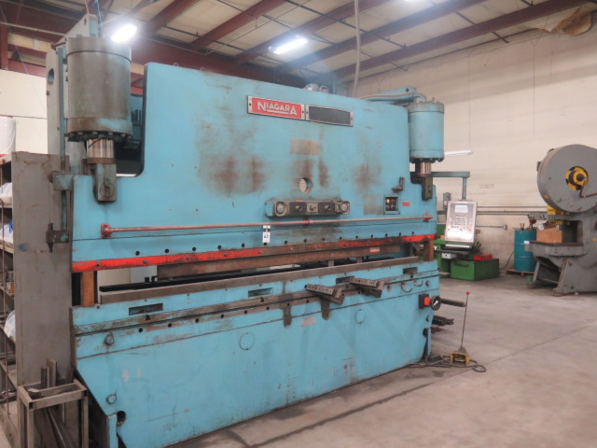 Niagara HBM-175-10-12 175 Ton x 12' Hydraulic Press Brake s/n 52275 w/ Cybelco DNC60 Press - Image 3 of 13