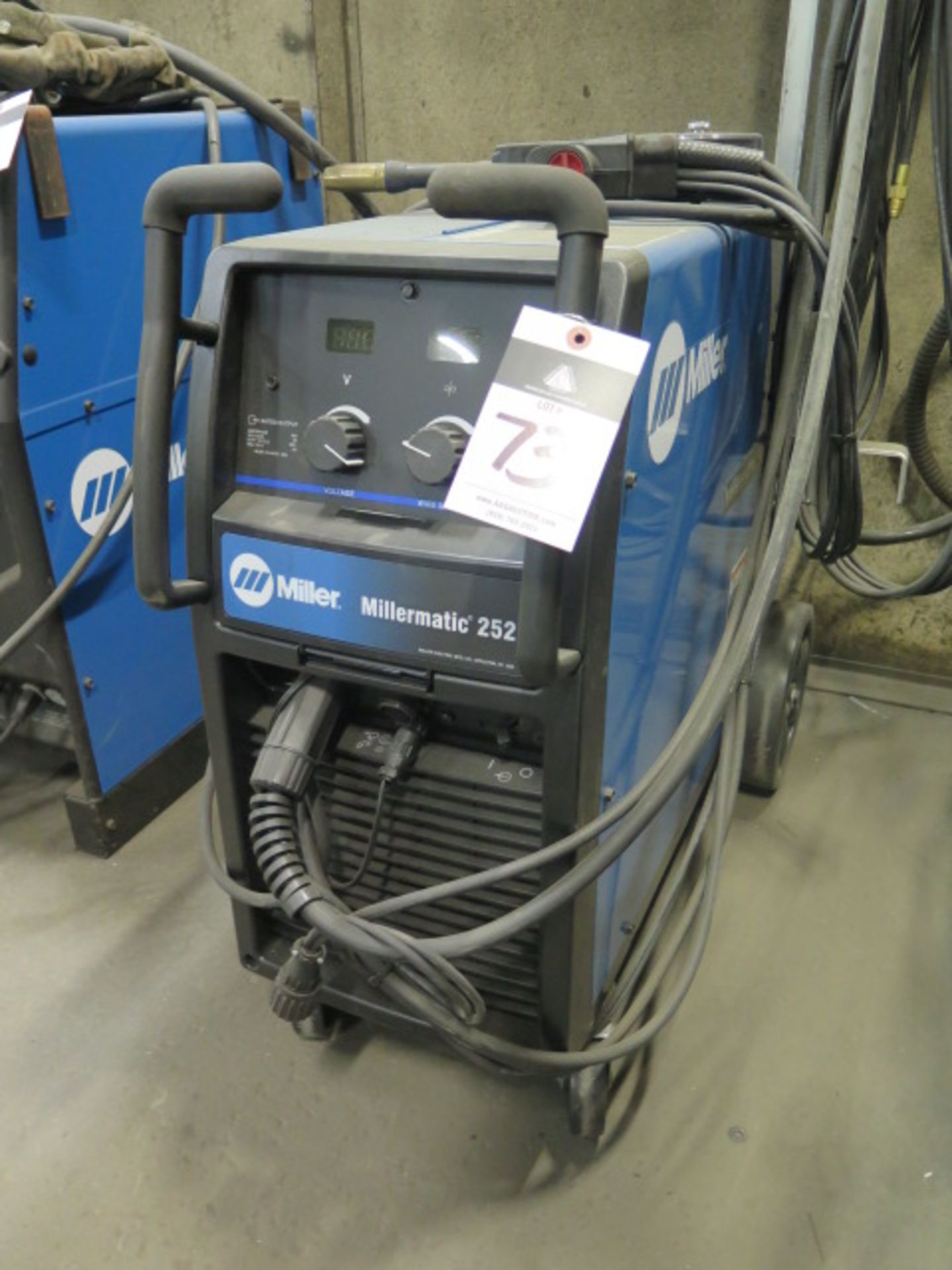 Miller Millermatic 252 Arc welding Power Source s/n MJ130027N w/ Miller Spoolmatic 30A Air Cooled - Image 2 of 5