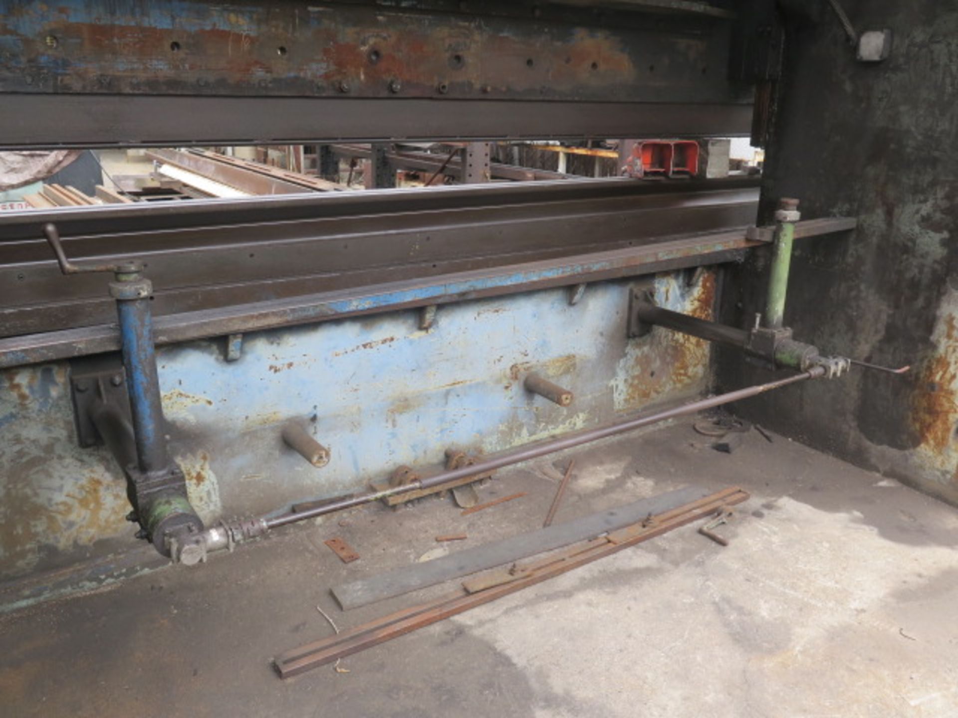 Pacific mdl. 200-14 200 Ton x 14’ Hydraulic Press Brake s/n 2037 w/ ¼” x 10’ Cap, 14’ Bed Length, - Image 6 of 12