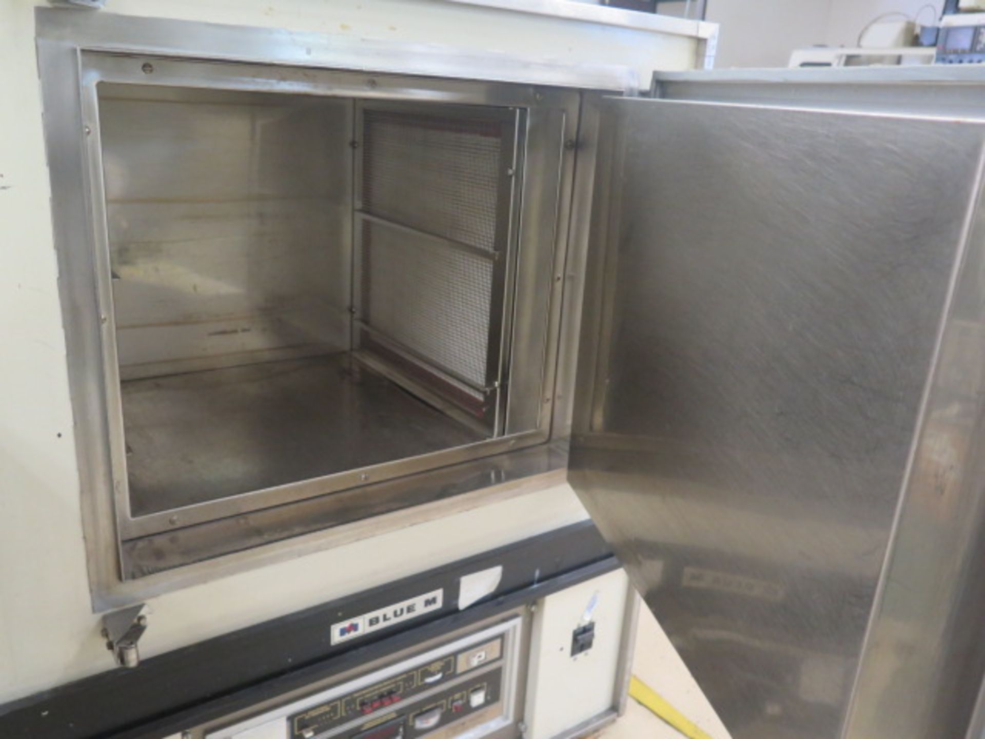 Blue-M mcl. CR07-256C 250 Deg C / 482 Deg F Electric Oven s/n P40-303 w/ Digital Controls - Image 4 of 5