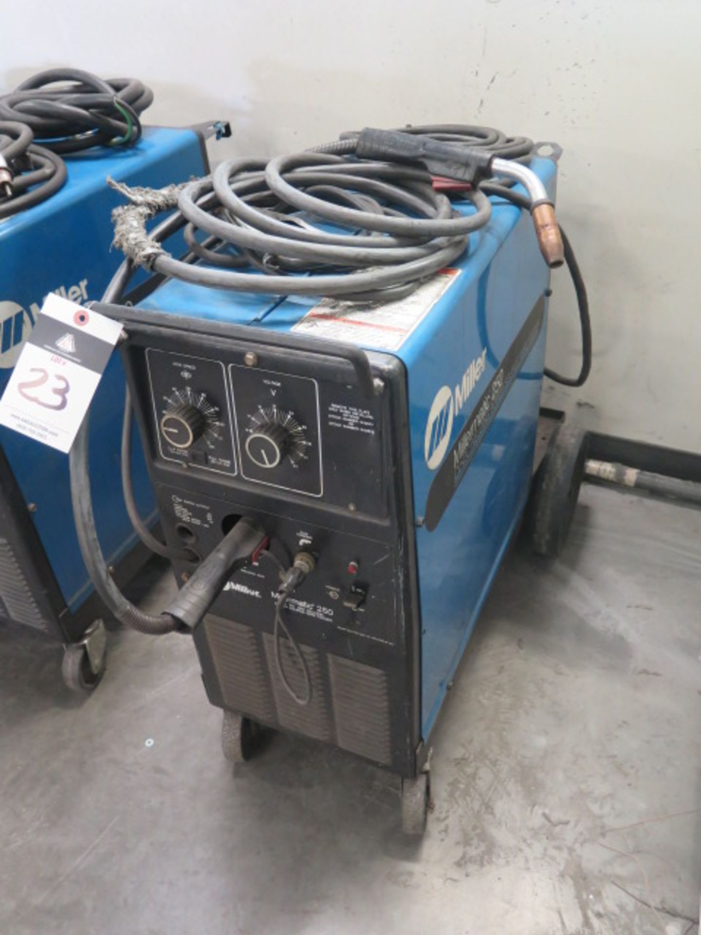 Miller Millermatic 250 CV-DC Arc welding Power Source and Wire Feeder s/n KD473155 - Image 2 of 5