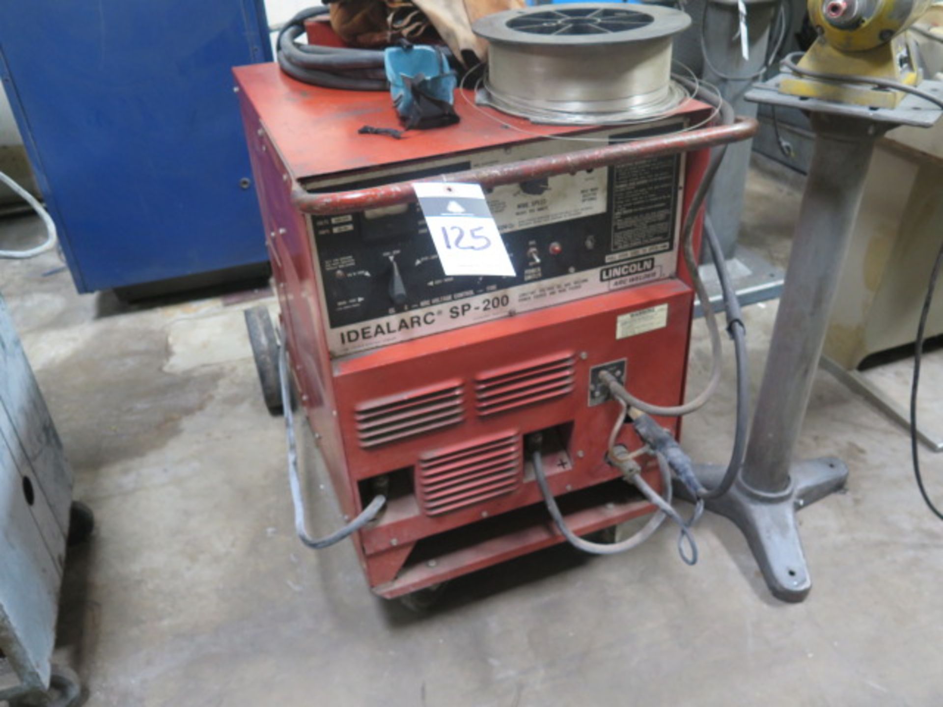 Lincoln Idealarc SP-200 CV-DC Arc Welding Power Source and Wire Feeder s/n AC-572263