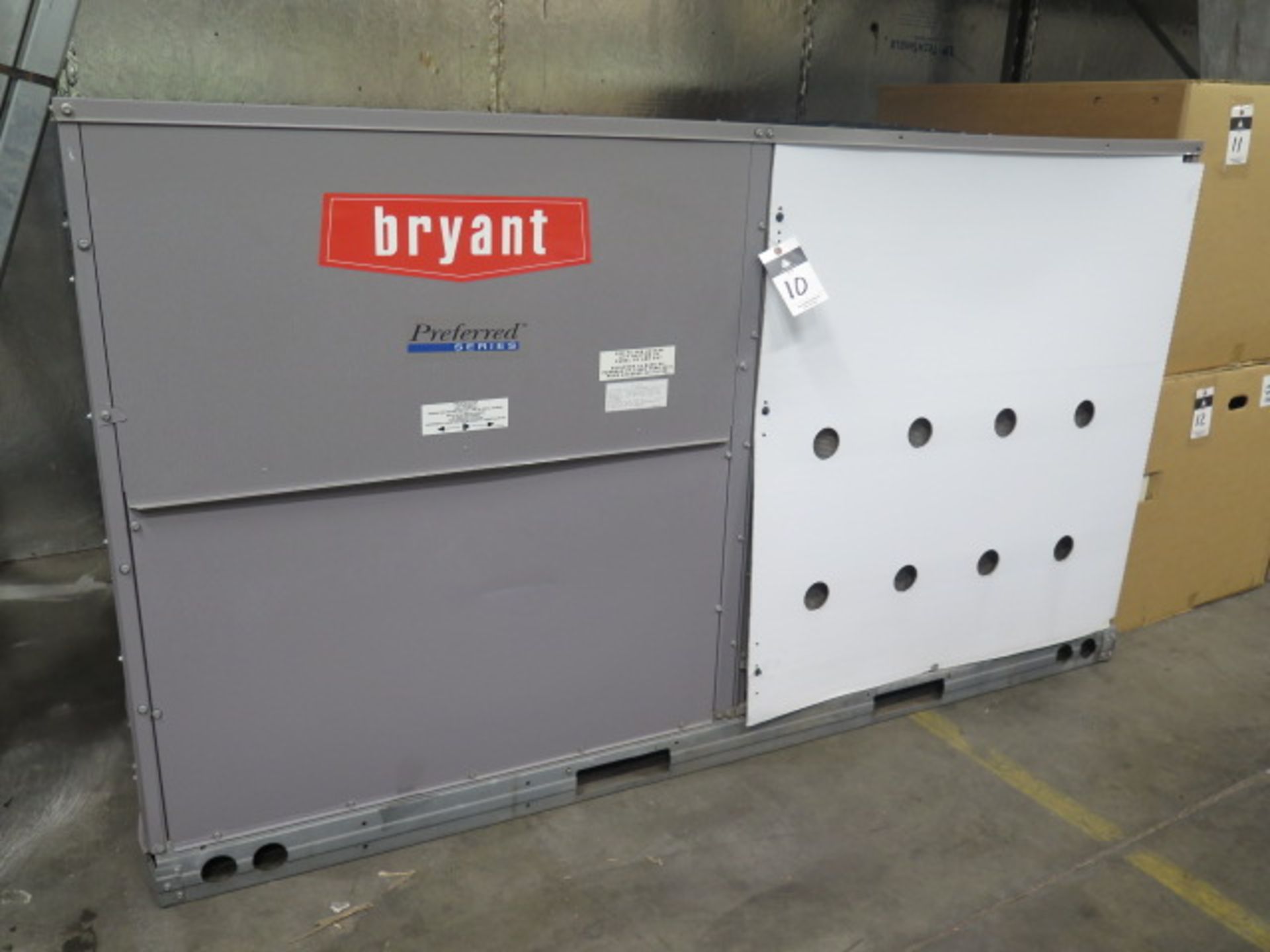 Bryant “Preferred Series” 581JP08D125A2A0AAA 7.5 Ton Heat Pump, Natural Gas, 208/230V-3ph