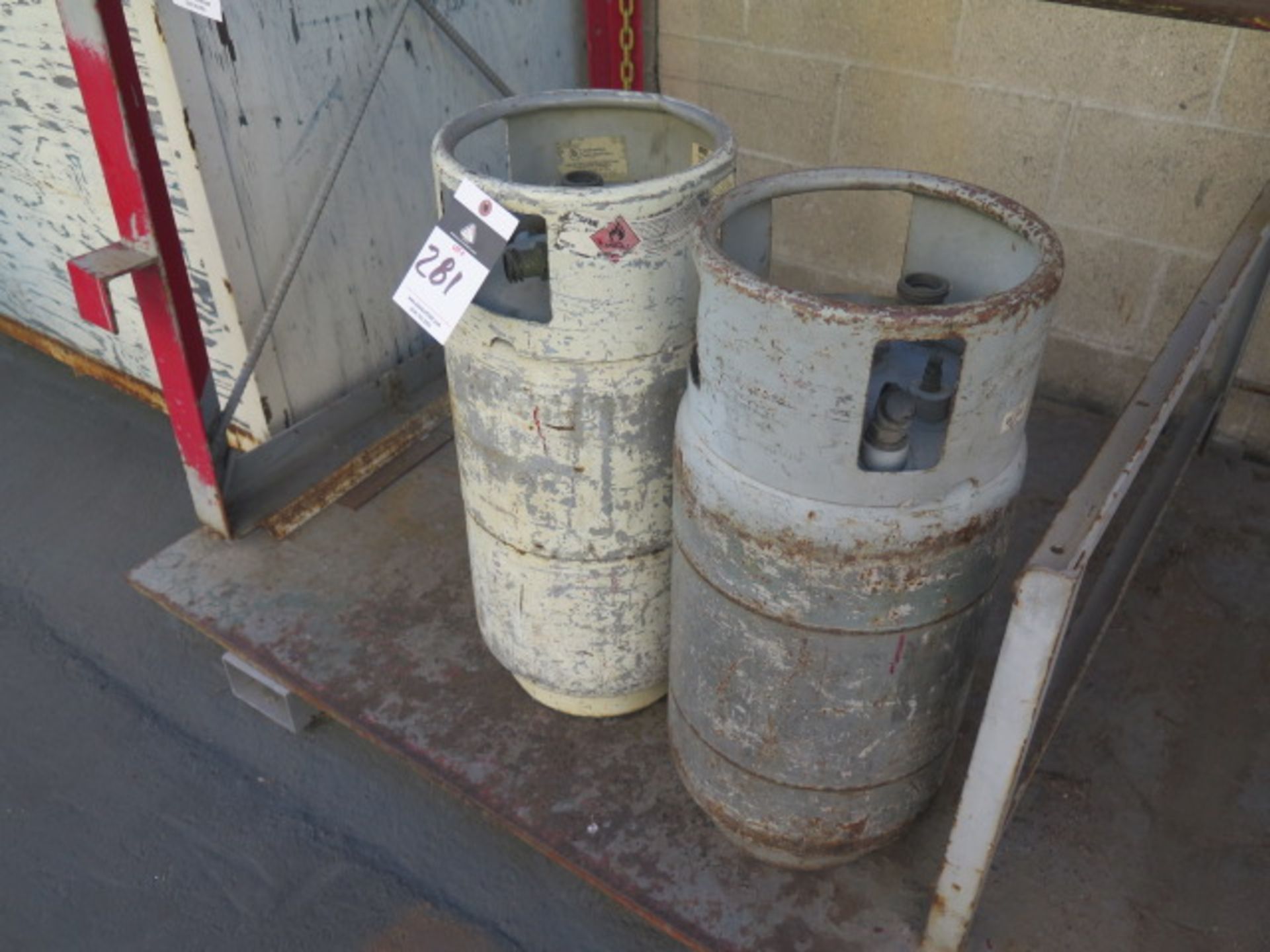 Propane Tanks - Image 2 of 3