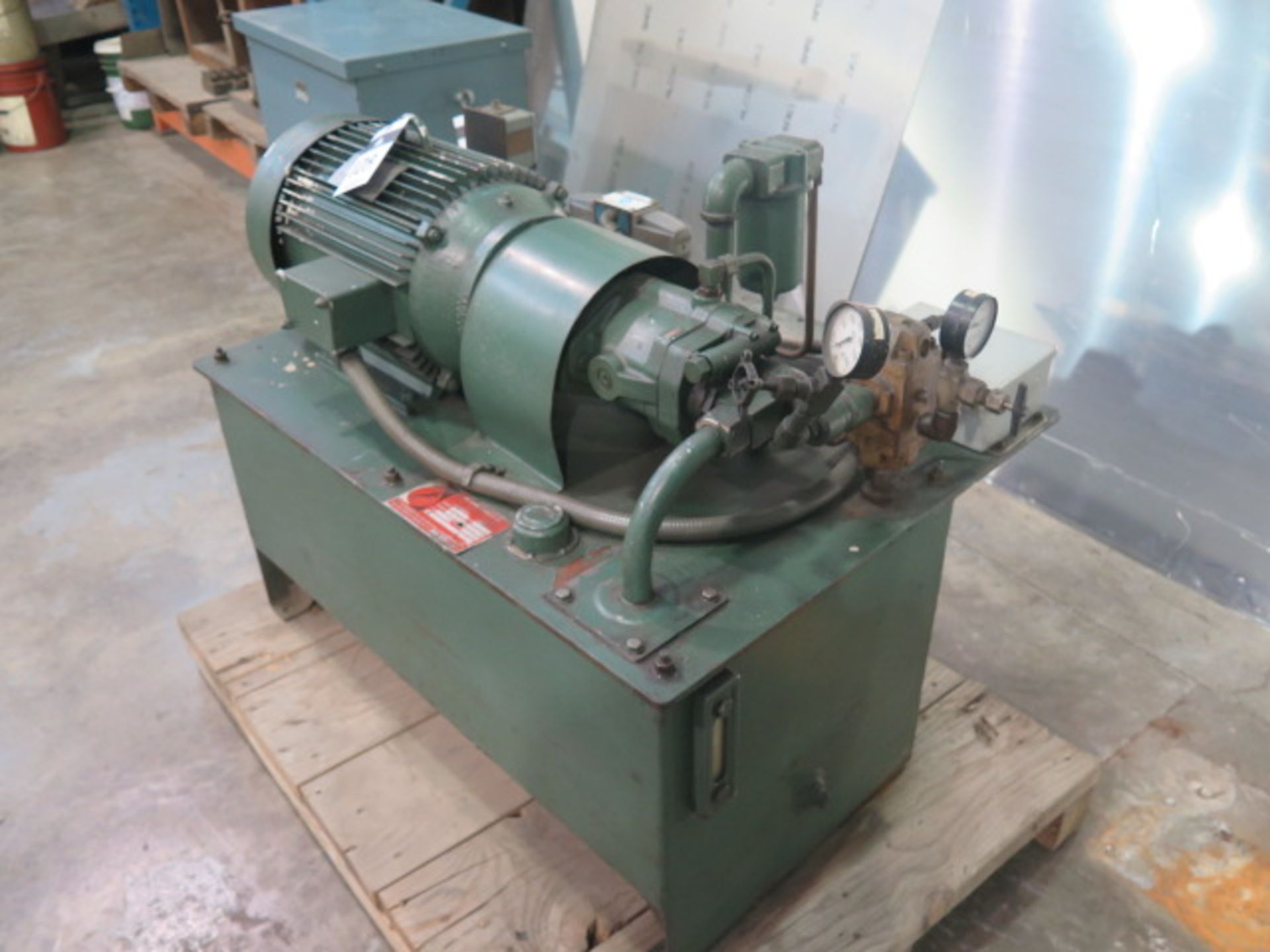 Hydraulic Pump and Tank - Image 2 of 4