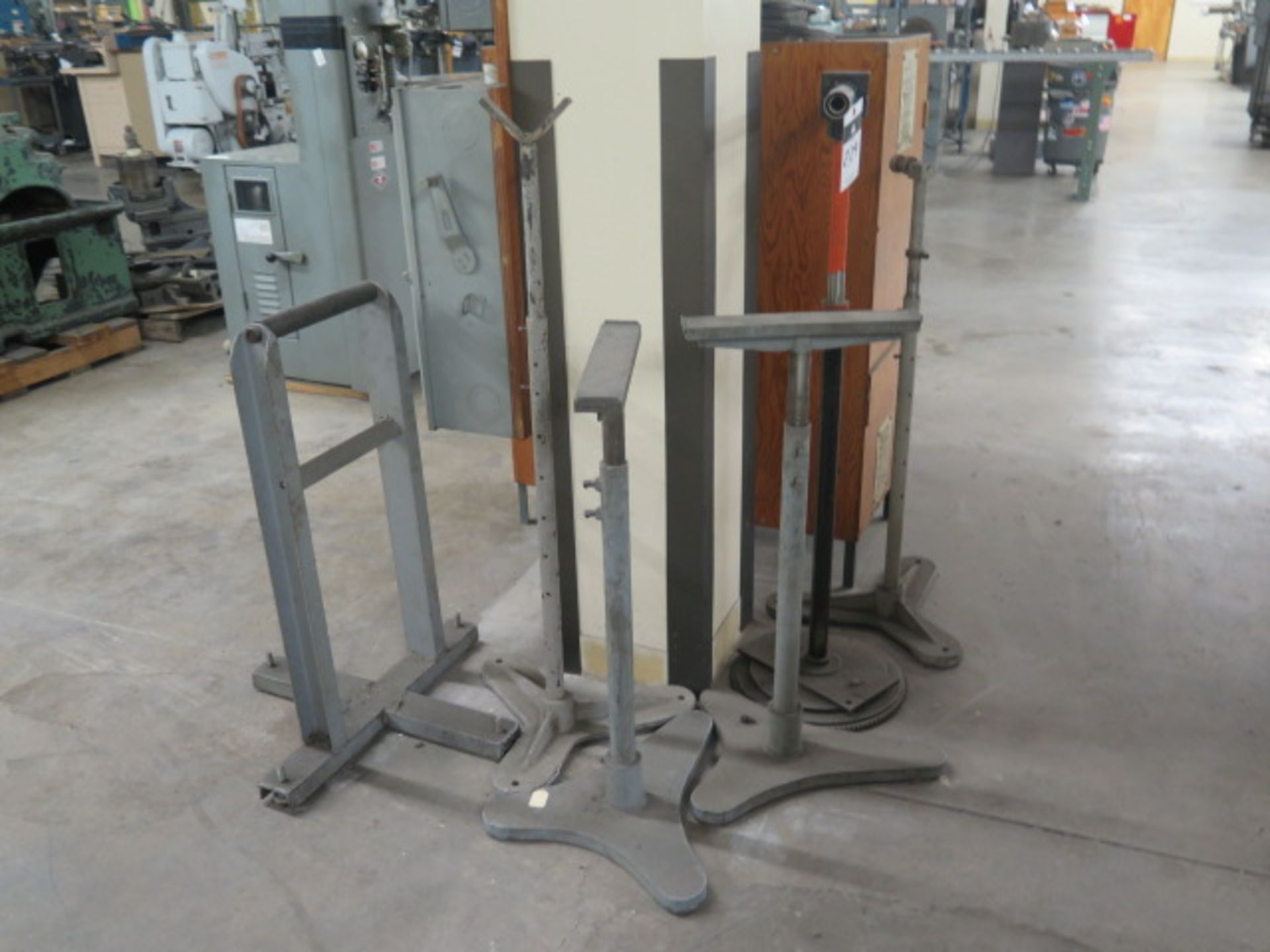 Material Stands - Image 2 of 2