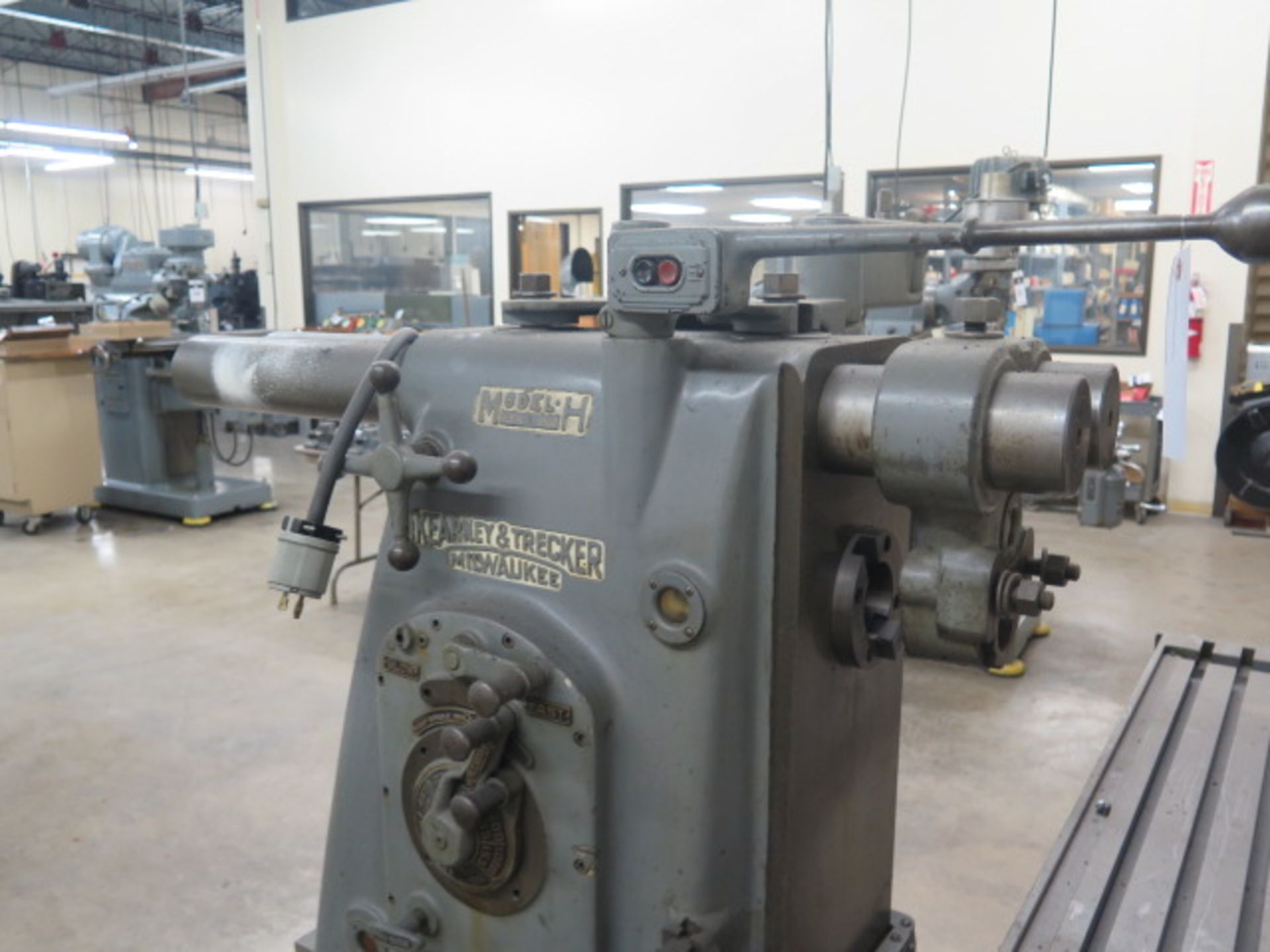 Kearney & Trecker Milwaukee No. 2 Plain mdl. H Horizontal Mill s/n 3/5989 w/ 35-1400 RPM, 50-Taper - Image 2 of 5