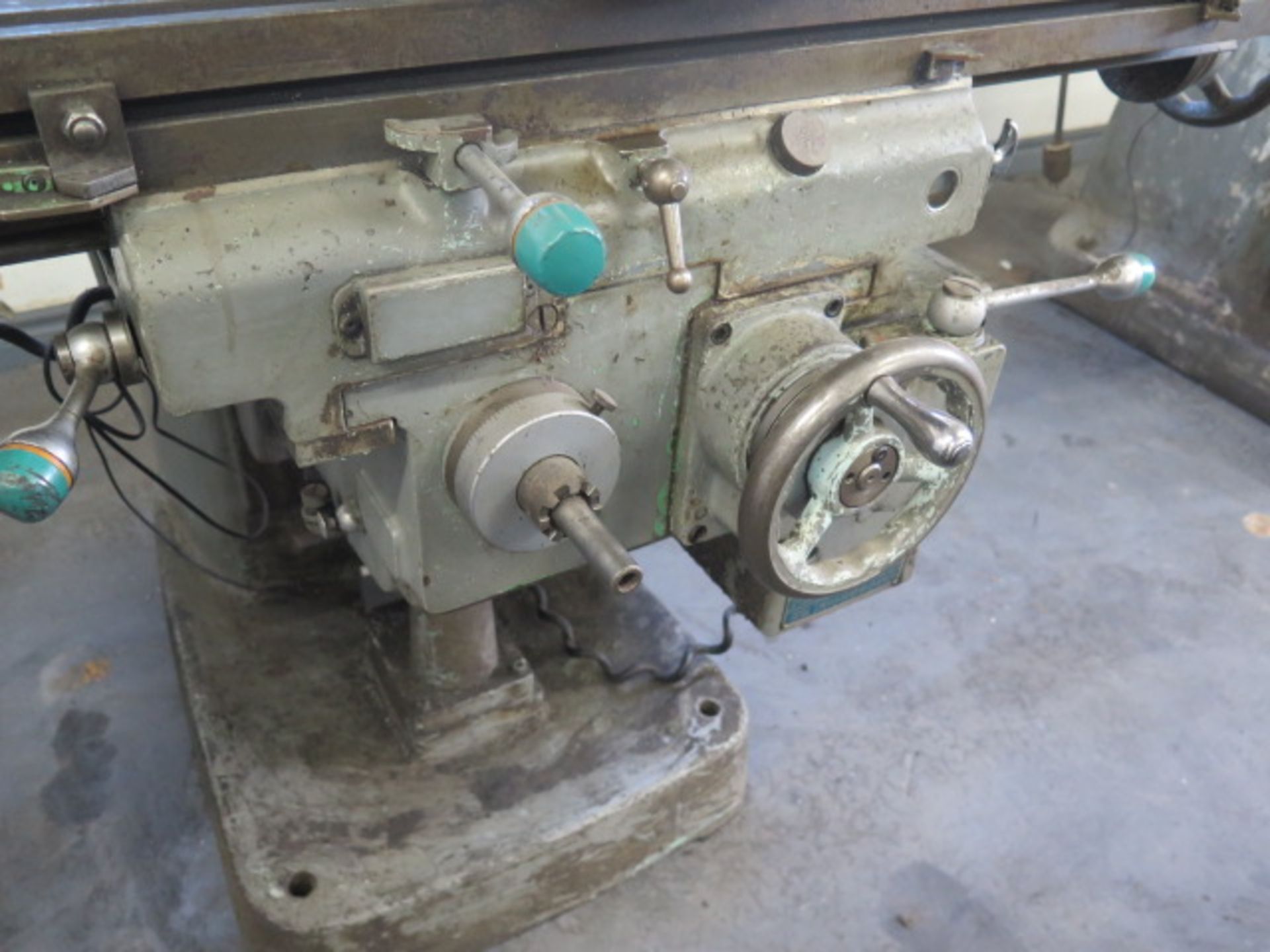 Cincinnati "Toolmaster" Vertical Mill w/ Dial Change RPM, Power Feeds. 10" x 42" Table. 6" Angle-Loc - Bild 7 aus 8