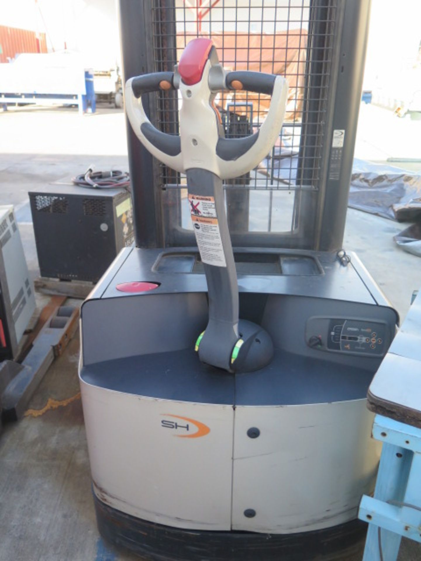 Crown S500 Series Electric Pallet Mover s/n 6A297533 w/ 3-Stage Mast, 192” Lift Height, Charger - Image 3 of 6