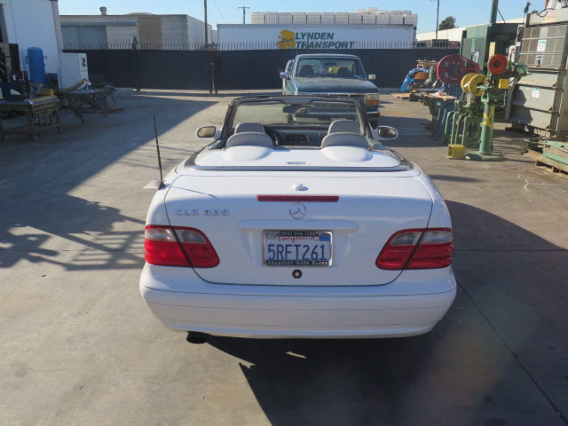 2000 Mercedes CLK320 Convertable Lisc# 5RFT261 w/ 3.2L V6 Gas Engine, Automatic Tran, Power Soft Top - Bild 3 aus 9