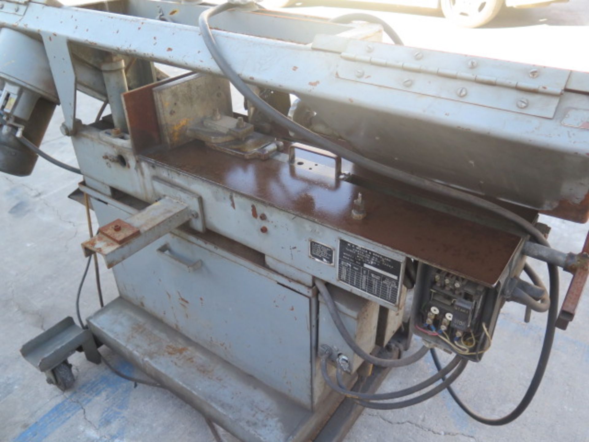 Wells mdl. L-9 9" Horizontal Band Saw w/ Manual Clamping, Coolant, Rolling Base - Image 4 of 6